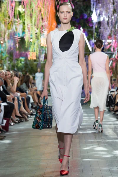 Look 7